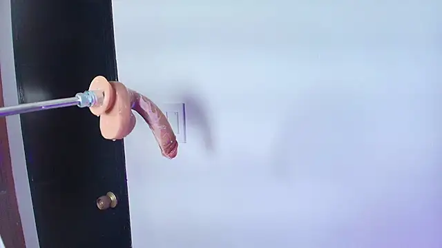 Lizz Tender online show from 02.05.25