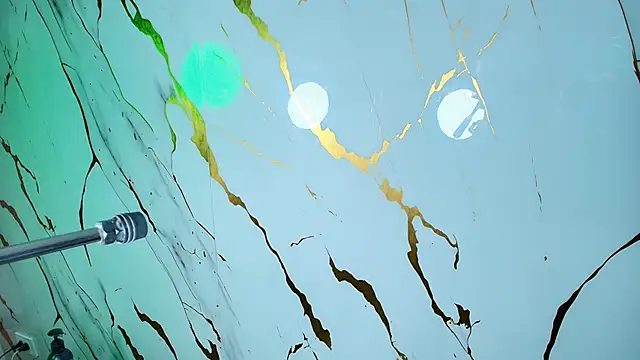 Lizz Tender online show from 11.27.25