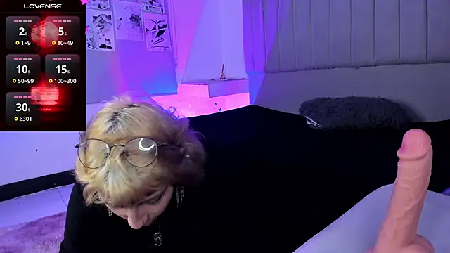 Snapshot of SukiFuyu_ chatting on 12.09.24 SukiFuyu  online show from 12.09.24