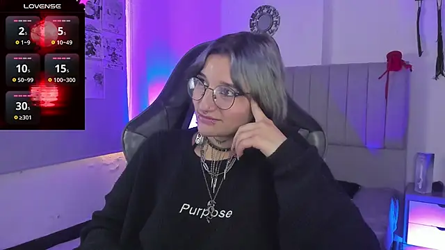 Snapshot of SukiFuyu_ chatting on 03.10.25 SukiFuyu  online show from 03.10.25