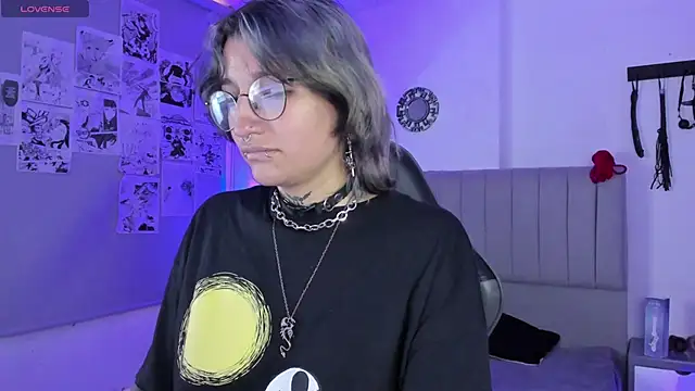 Snapshot of SukiFuyu_ chatting on 03.12.25 SukiFuyu  online show from 03.12.25