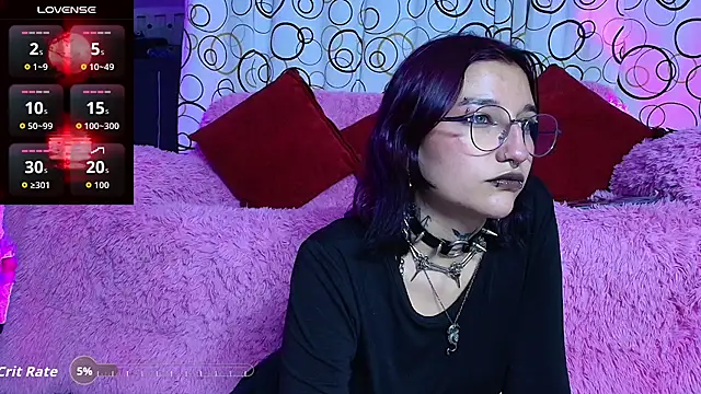 Snapshot of SukiFuyu_ chatting on 10.05.25 SukiFuyu  online show from 10.05.25