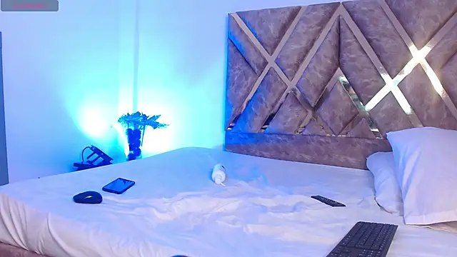 Snapshot of nickolas_moon chatting on 03.01.25 nickolas moon online show from 03.01.25