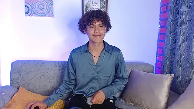 Snapshot of nickolas_moon chatting on 03.16.25 nickolas moon online show from 03.16.25