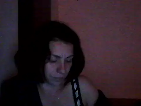 Snapshot of SweetAdela92 chatting on 10.28.25 SweetAdela92 online show from 10.28.25