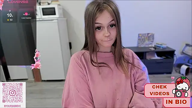 Snapshot of shy_melony chatting on 01.14.25 shy melony online show from 01.14.25