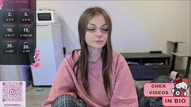 Snapshot of shy_melony chatting on 03.04.25 shy melony online show from 03.04.25