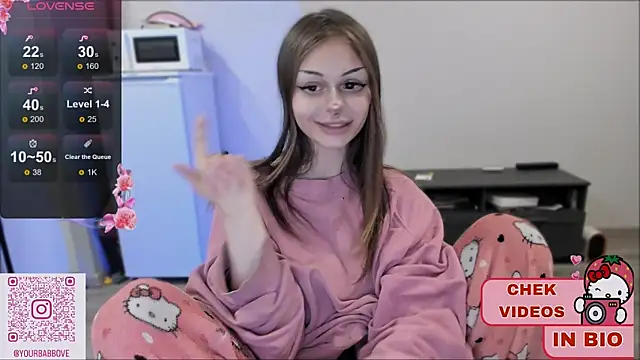 Snapshot of shy_melony chatting on 03.08.25 shy melony online show from 03.08.25