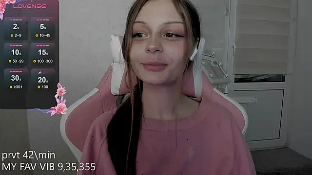 Snapshot of shy_melony chatting on 11.26.25 shy melony online show from 11.26.25