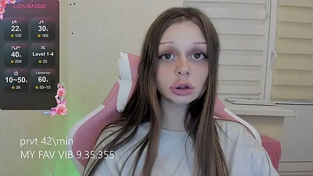 Snapshot of shy_melony chatting on 12.13.25 shy melony online show from 12.13.25