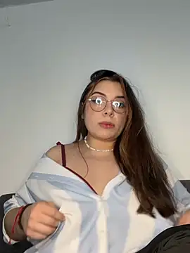 Snapshot of NatyOlson chatting on 07.19.26 NatyOlson online show from 07.19.26