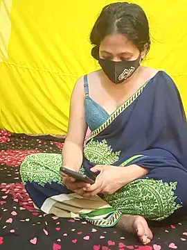 Snapshot of Desi_Best_Anal chatting on 03.08.25 Desi Best Anal online show from 03.08.25