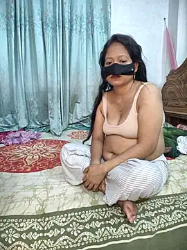 Snapshot of Desi_Best_Anal chatting on 12.14.25 Desi Best Anal online show from 12.14.25