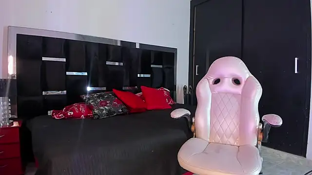 Tasha Sant online show from 11.10.25