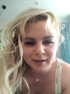 candy queeen online show from 02.26.25