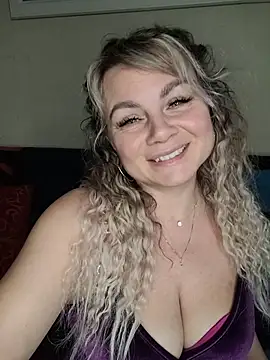 candy queeen online show from 11.27.25