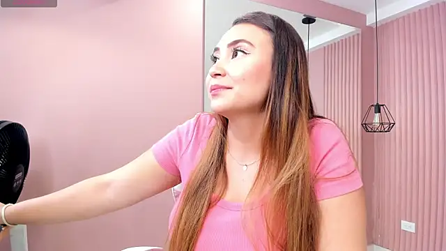 Snapshot of dulce_santamaria chatting on 12.02.24 dulce santamaria online show from 12.02.24