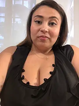 Snapshot of dulce_santamaria chatting on 12.18.24 dulce santamaria online show from 12.18.24