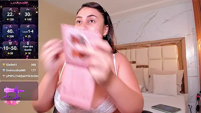 Snapshot of dulce_santamaria chatting on 01.01.25 dulce santamaria online show from 01.01.25