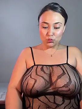 Snapshot of dulce_santamaria chatting on 03.02.25 dulce santamaria online show from 03.02.25