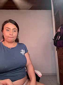 Snapshot of dulce_santamaria chatting on 03.08.25 dulce santamaria online show from 03.08.25