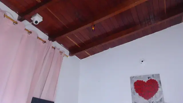 Amara Red online show from 12.18.25