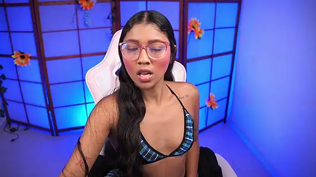 small emilie online show from 10.02.25