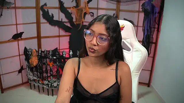 small emilie online show from 10.21.25