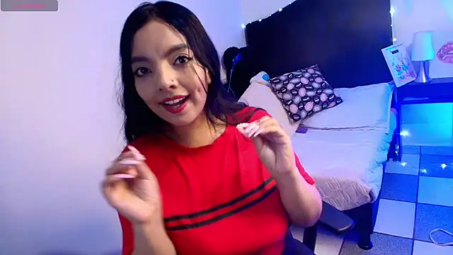 Snapshot of loren_tits24 chatting on 05.15.26 loren tits24 online show from 05.15.26
