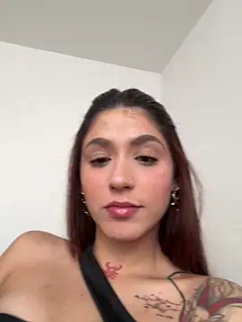 Snapshot of AnnyCherry_ chatting on 04.25.26 AnnyCherry online show from 04.25.26