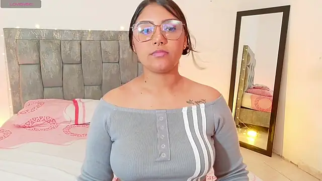 DIANEE 01 online show from 05.27.26