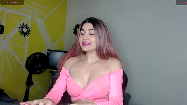 Nikolle Rouss online show from 02.28.25