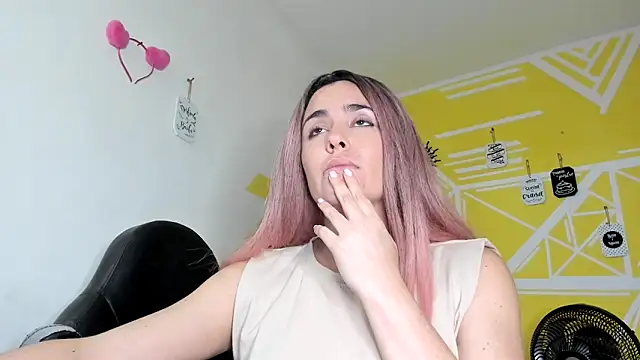 Nikolle Rouss online show from 10.20.25