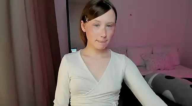 Stella Sunny online show from 12.19.24