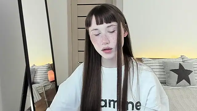 Snapshot of Stella_Sunny chatting on 04.08.26 Stella Sunny online show from 04.08.26