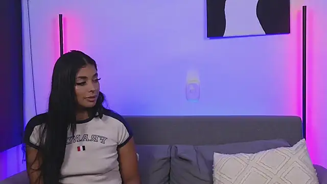 Snapshot of jane_hart_ chatting on 12.24.24 jane hart online show from 12.24.24