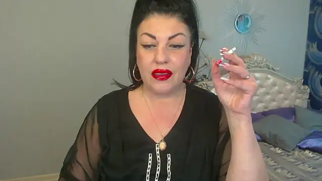 Snapshot of LadyMargoFontana chatting on 05.16.26 LadyMargoFontana online show from 05.16.26