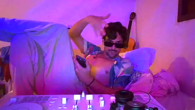 Snapshot of couplemilk chatting on 02.03.26 couplemilk online show from 02.03.26