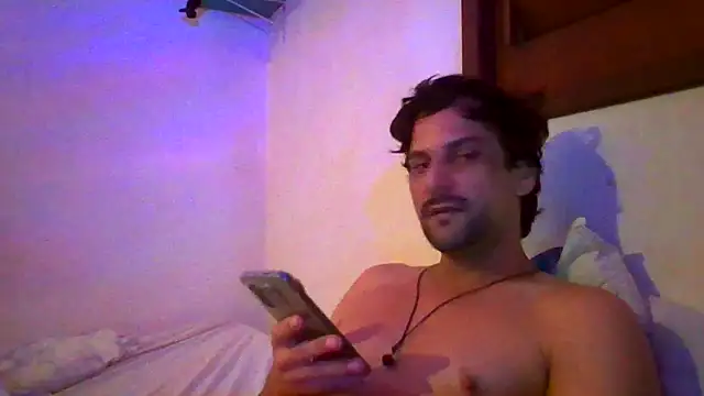 Snapshot of couplemilk chatting on 02.08.26 couplemilk online show from 02.08.26