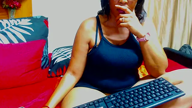 Juicyasss35xx online show from 02.22.26