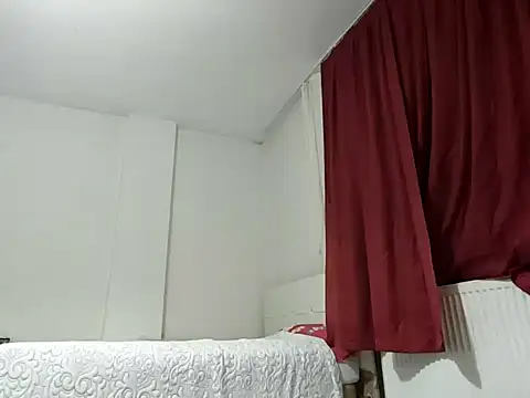 Snapshot of maskeli_s2ci_ chatting on 12.17.24 maskeli s2ci online show from 12.17.24