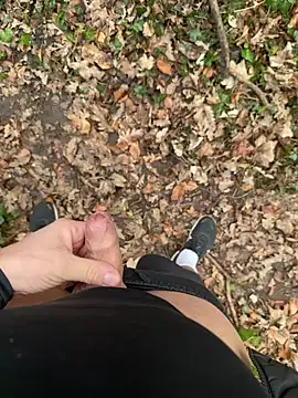 Snapshot of daddybear100 chatting on 02.19.25 daddybear100 online show from 02.19.25