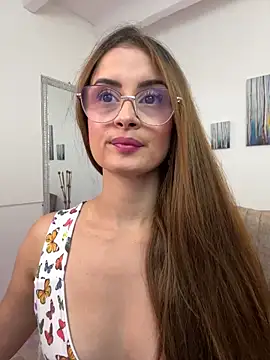 MiaaLoren online show from 10.11.25