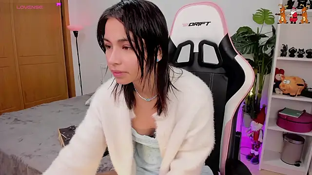 Adriennesexxx online show from 12.17.24