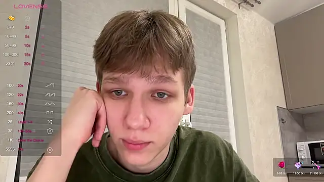 Snapshot of gay_boyss chatting on 12.13.24 gay boyss online show from 12.13.24