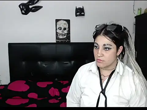 Bonnie-Clark online show from 06.06.26