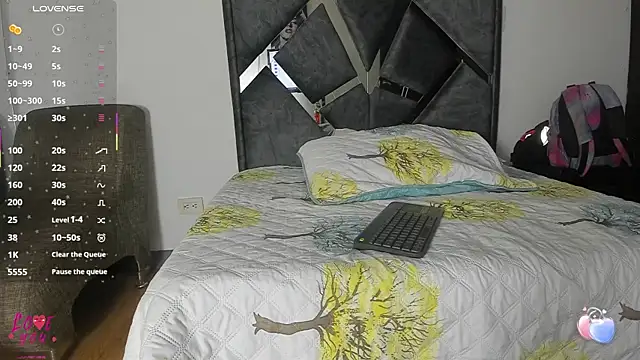 Vahiolet smith online show from 11.07.25