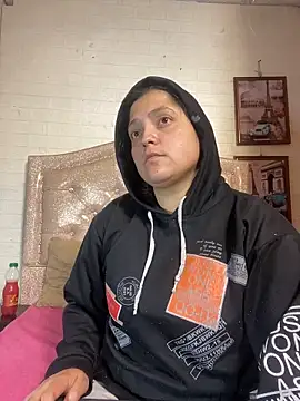 KataleyaStiward online show from 11.05.25