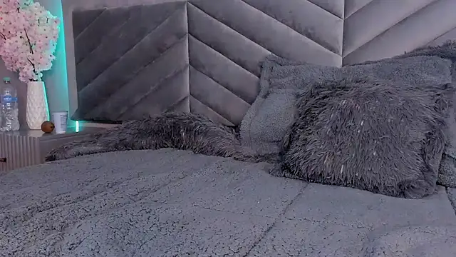 Ary thompson   online show from 12.02.24