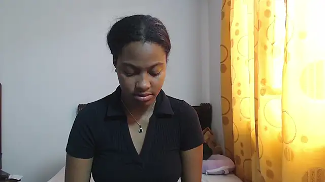 Snapshot of StormiHills chatting on 11.19.25 StormiHills online show from 11.19.25